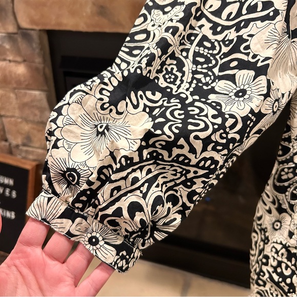 Umgee Floral Black and Cream Women's Blouse Top Size L - Picture 4 of 7